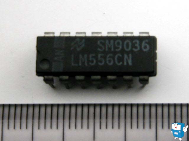 IC LM556CN